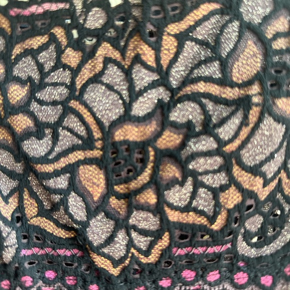 HALF OFF CACHE METALLIC LACE Tank in vibrant jewel tone colors in Excellent cond - Picture 9 of 9